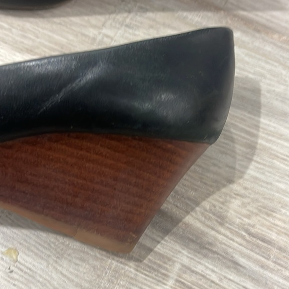 Tory Burch Black Leather Wedge Pumps Size 6 - Picture 9 of 16